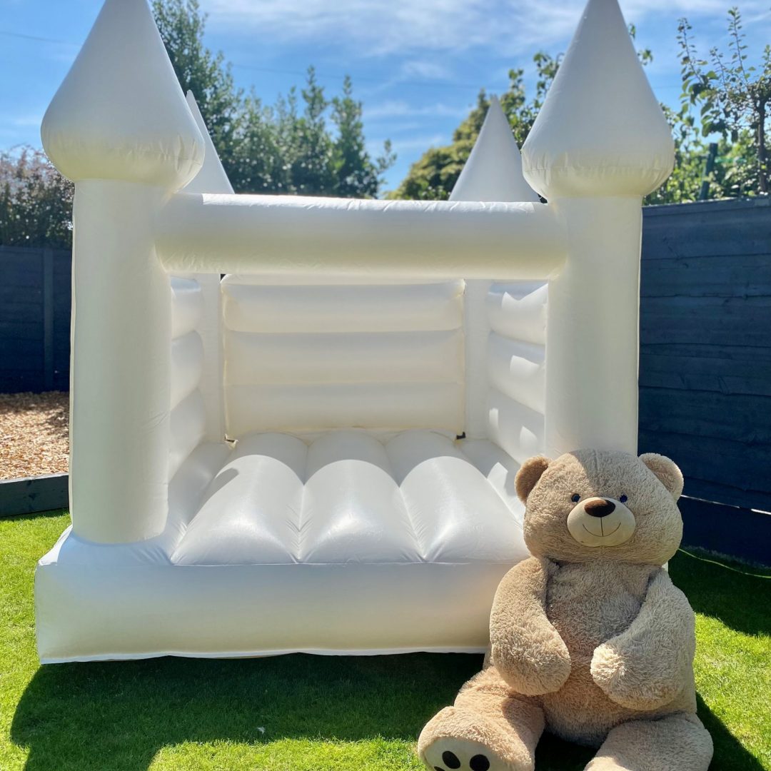 Mini bounce castle
